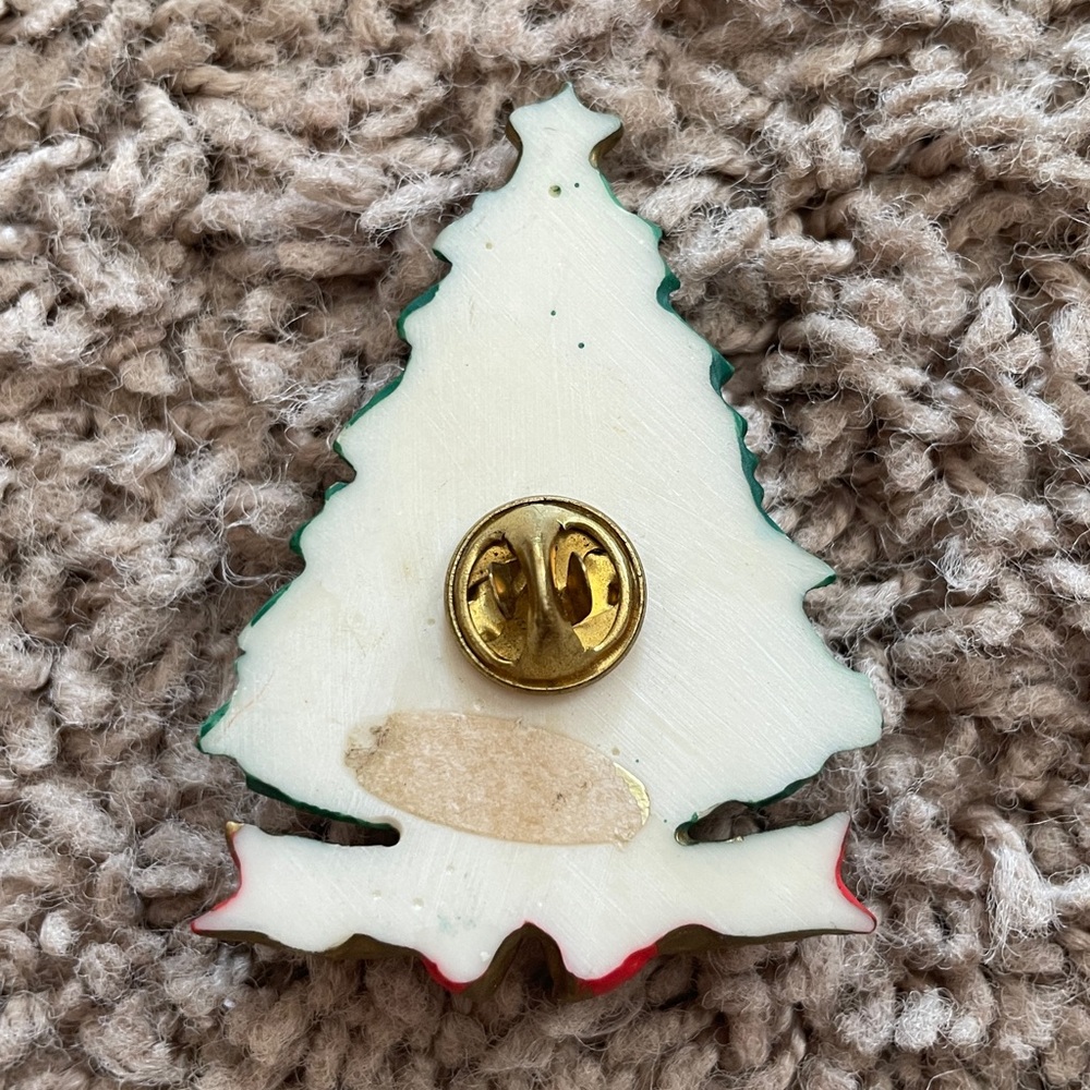 Christmas‎ Tree Pin - Picture 2 of 4